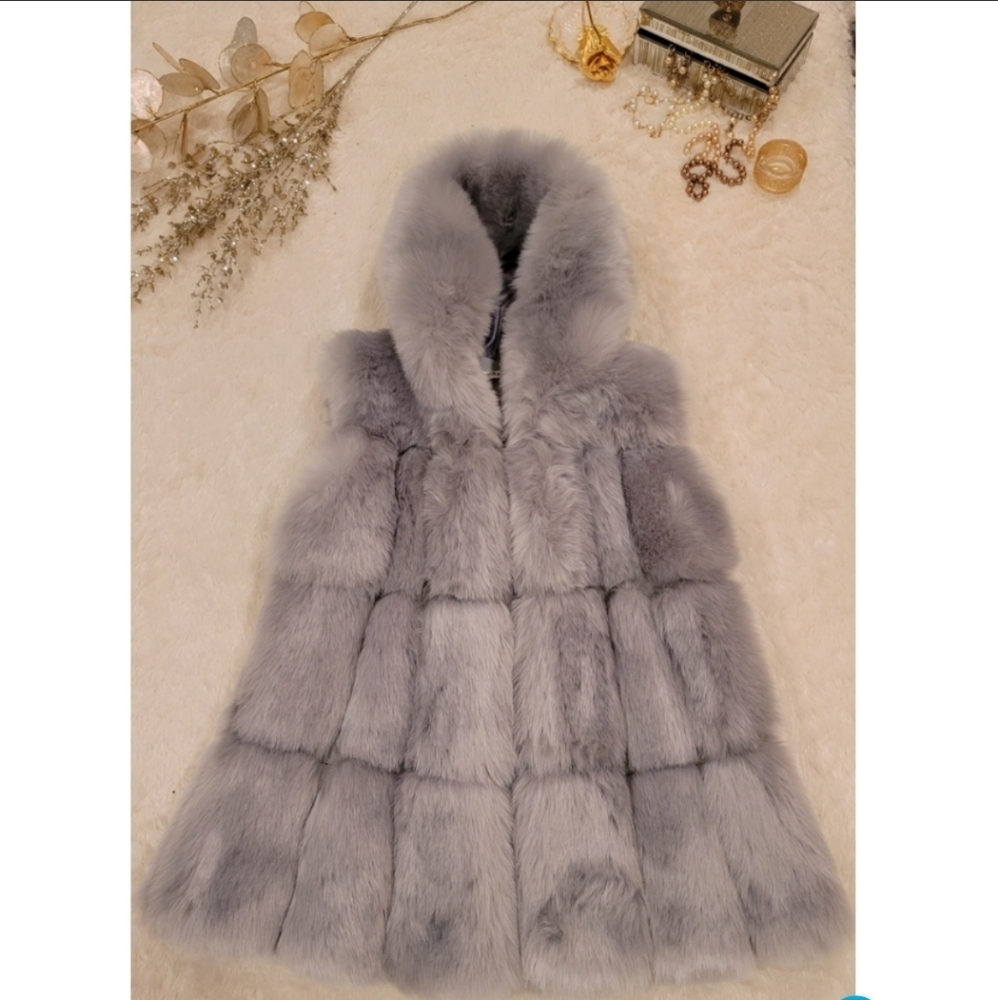 Sleeveless Faux Fur Coat - Picture 1 of 3
